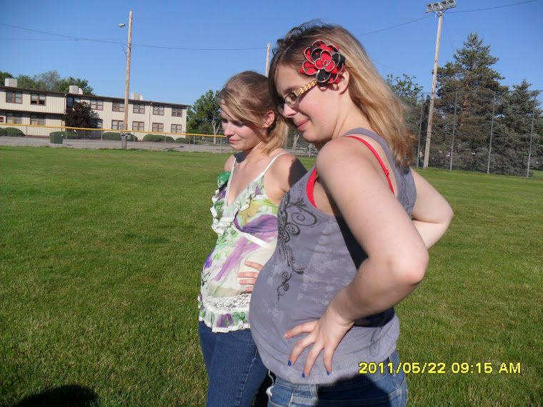 Nikki, Bree, and grandaughter...in tummy