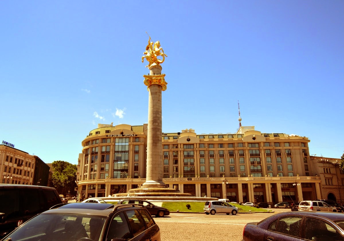 Площадь Свободы в Тбилиси