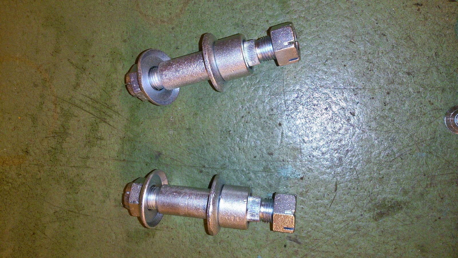 DinnerHill Rear axle lower damper mount