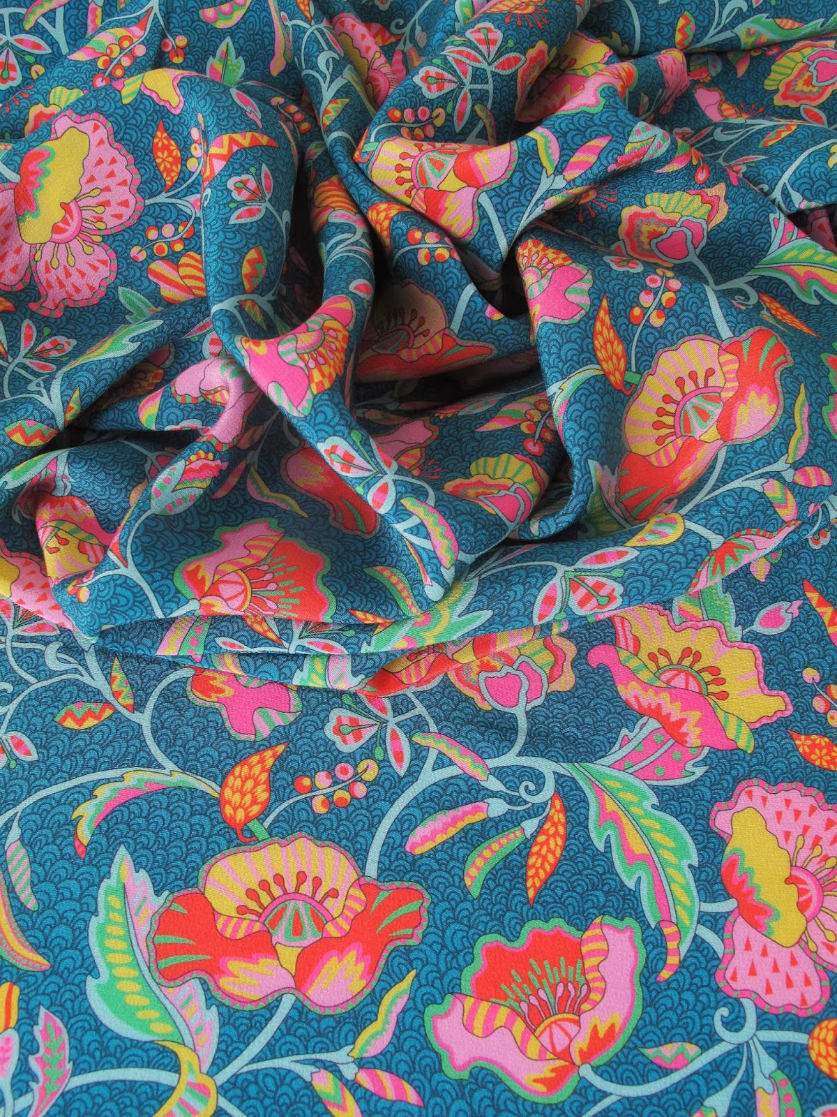 La plus belle collection de tissus Liberty. Crêpe de Chine en Soie