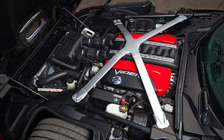 2013 SRT Viper image of engine powerful 