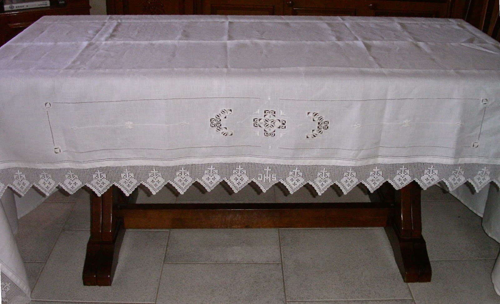 Come Si Chiama La Tovaglia Dell Altare ricamo e... altro: La tovaglia d'altare.