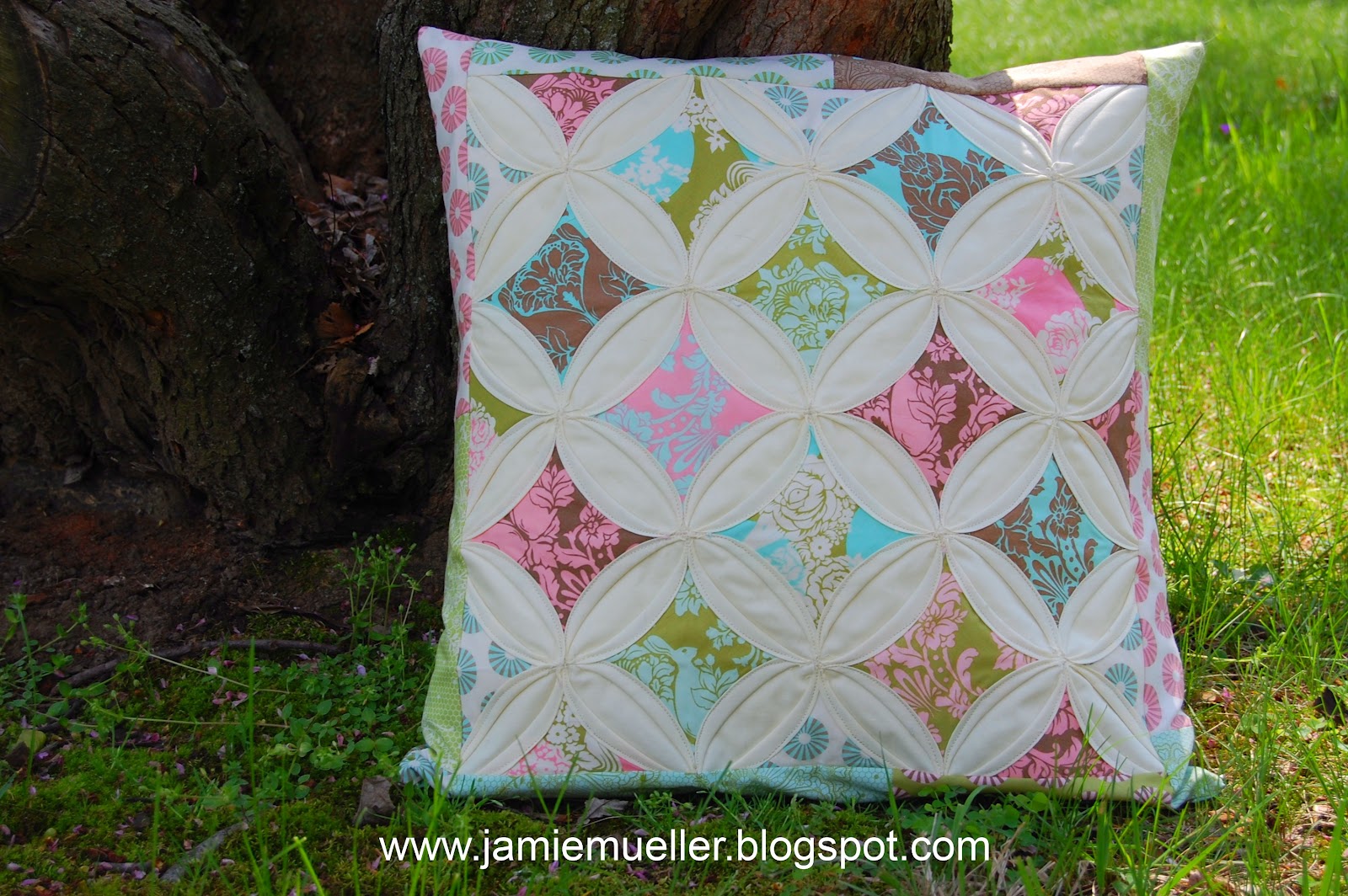 SunFlower Seeds Cathedral Windows Pillow Tutorial