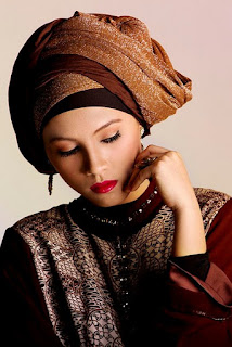 Desain Batik Modern Wanita Muslimah Terbaru