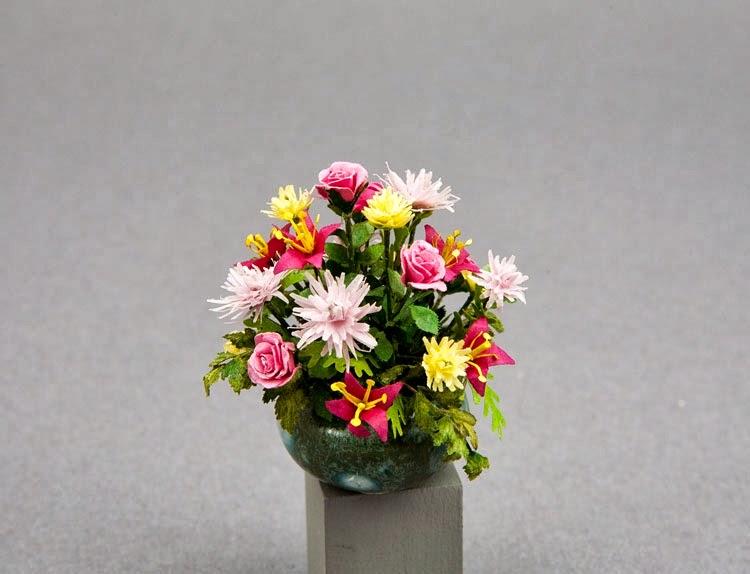 Good Sam Showcase of Miniatures Flowers Jan's Flower Shoppe & More