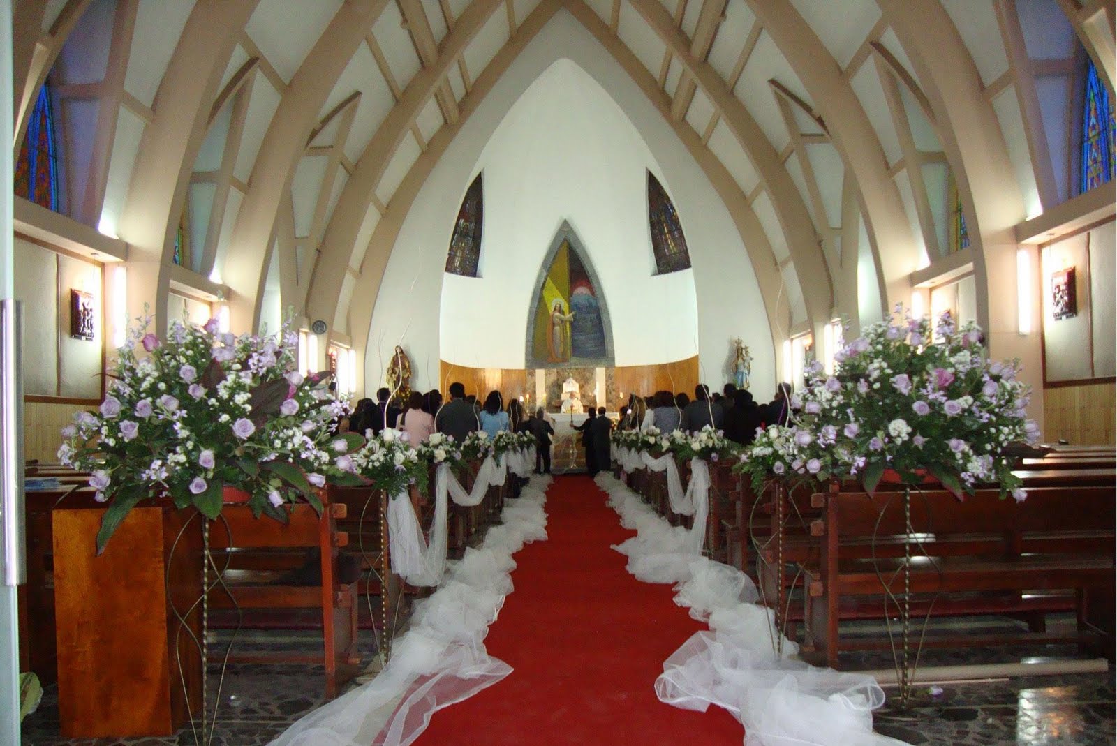 Matrimonio E Un Tocco Di Classe Matrimonio Religioso Decorare La Chiesa
