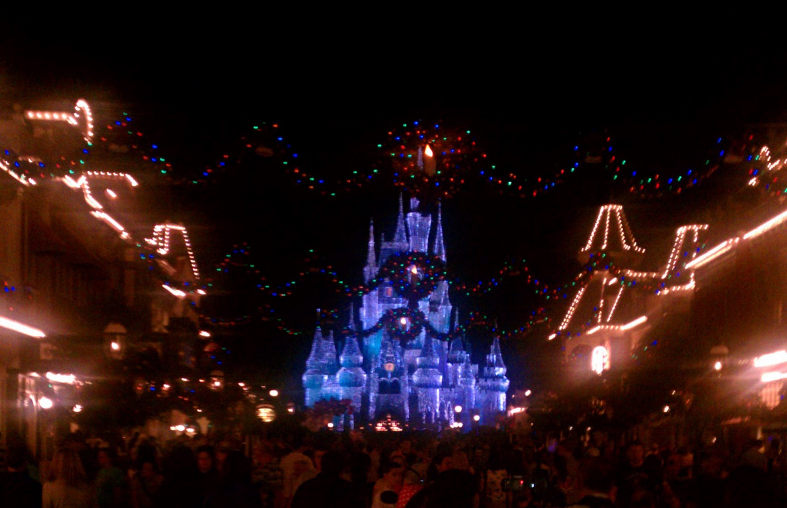 christmas lights at the magic kingdom a sparkly life for me christmas lights at the magic kingdom a sparkly life for me