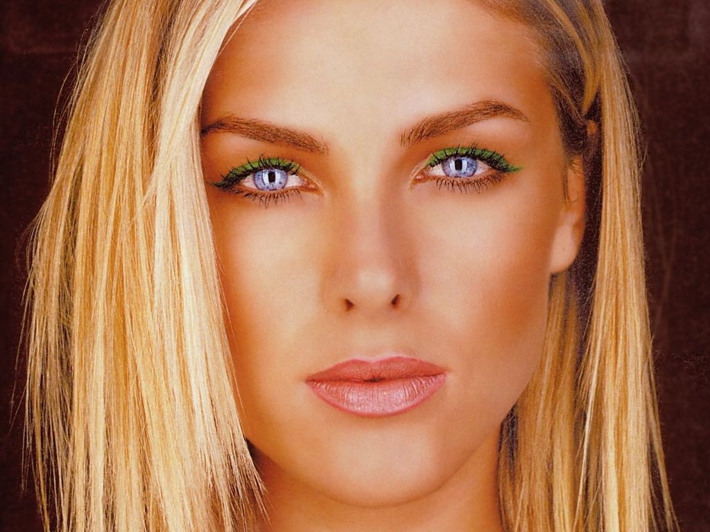 Debora Nascimento Wallpaper