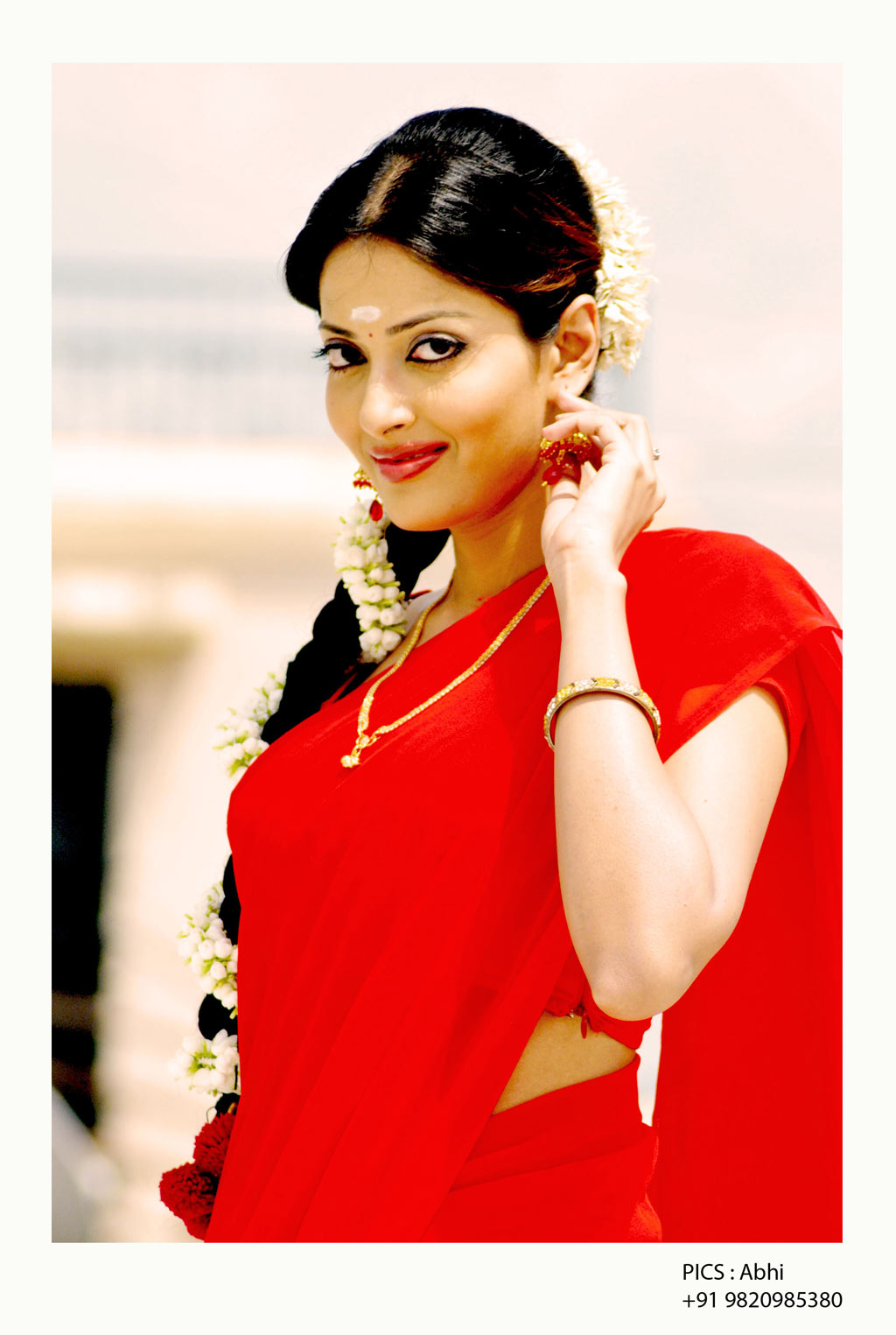 http://3.bp.blogspot.com/-ZyUih8J7JWQ/UERVy1qwjiI/AAAAAAAAZuI/Jpcsb5v4PLE/s1600/Actress%2BSuma%2BGuha%2BLatest%2BHot%2BSpicy%2BPhotoshoot%2BStills%2B(2).jpg