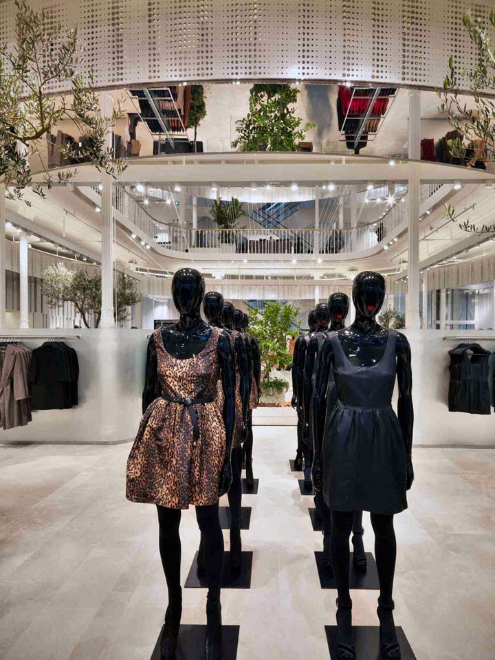 THE SHOP LOCATOR Zara Flagship Store by Duccio Grassi Architects. Rome.