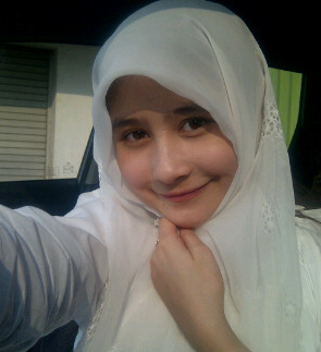 Prilly Latuconsina
