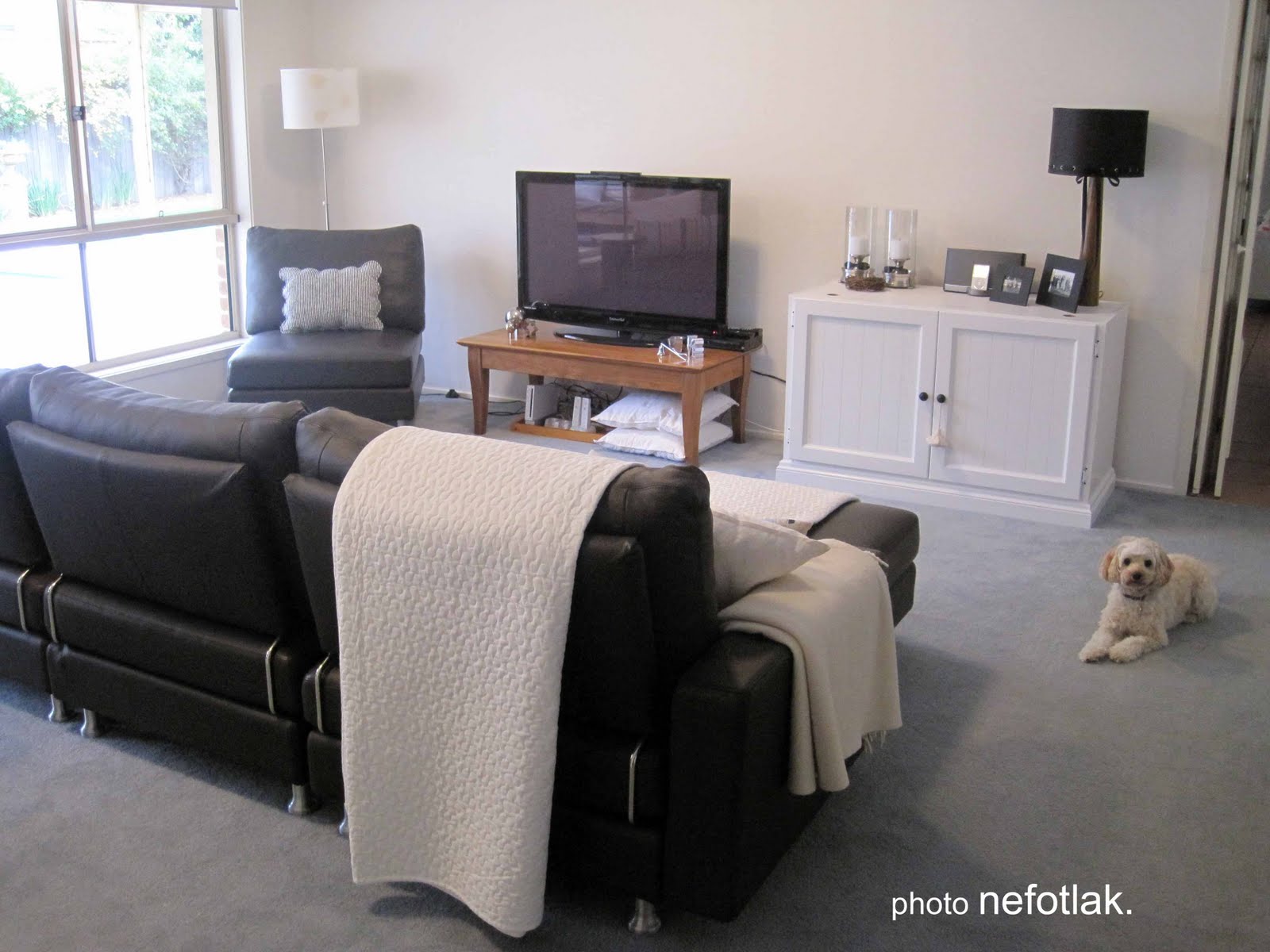 nefotlak. lounge room makeover