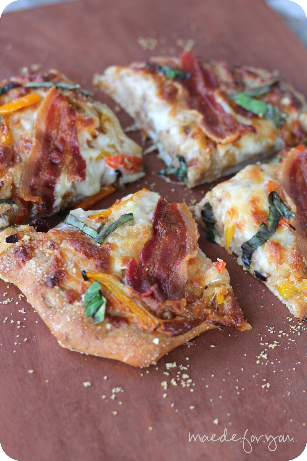 maede.for.you. Sweet Pepper, Bacon & Basil Pizza