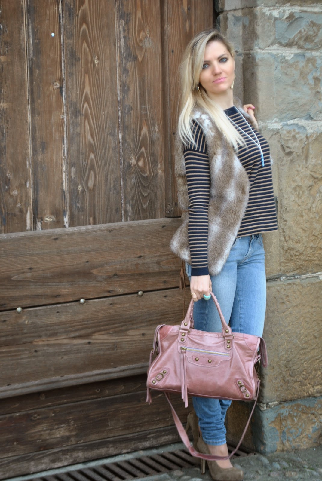 outfit invernali outfit gennaio fashion blogger italiane mariafelicia magno colorblock by felym mariafelicia magno fashion blogger fashion bloggers italy girls blonde girl legs
