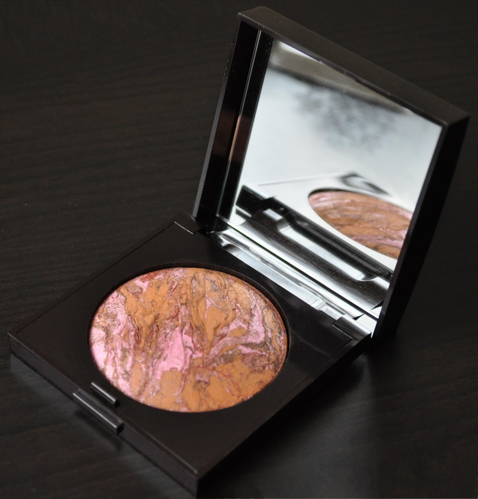 The Pomp & Ceremony of Achieving A Bronzed Glow Laura Mercier Baked