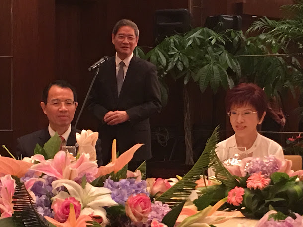 國民黨主席洪秀柱下午出席海峽論壇,她認為雖然國民黨失去了政權與兩岸政策主導權,但不會放棄兩岸的話語權。 國民黨主席洪秀柱下午出席海峽論壇,她認為雖然國民黨失去了政權與兩岸政策主導權,但不會放棄兩岸的話語權。