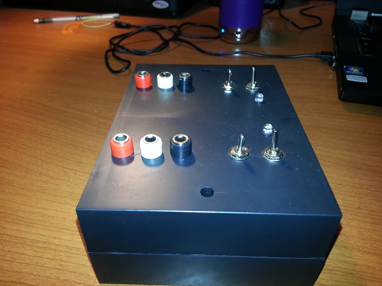 Simplemente Slot: Caja de Conexiones - Home Made