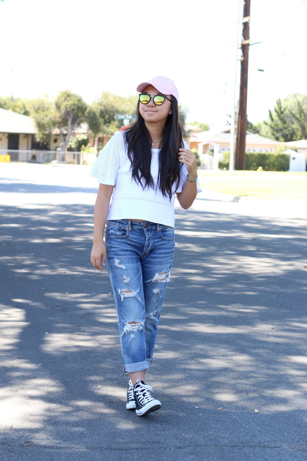 outfits with pink hat