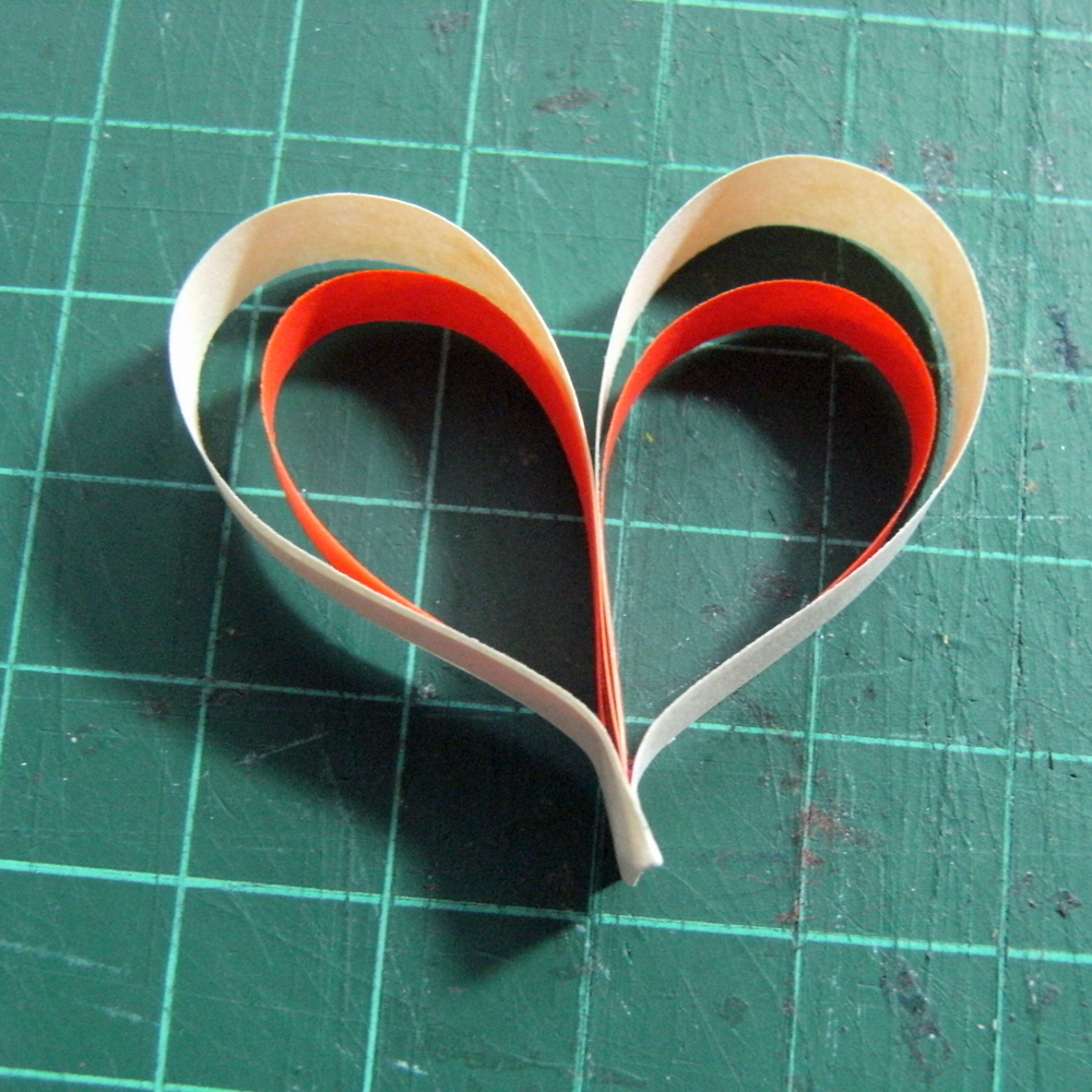 Lizzie Made Paper Hearts Bunting Tutorial