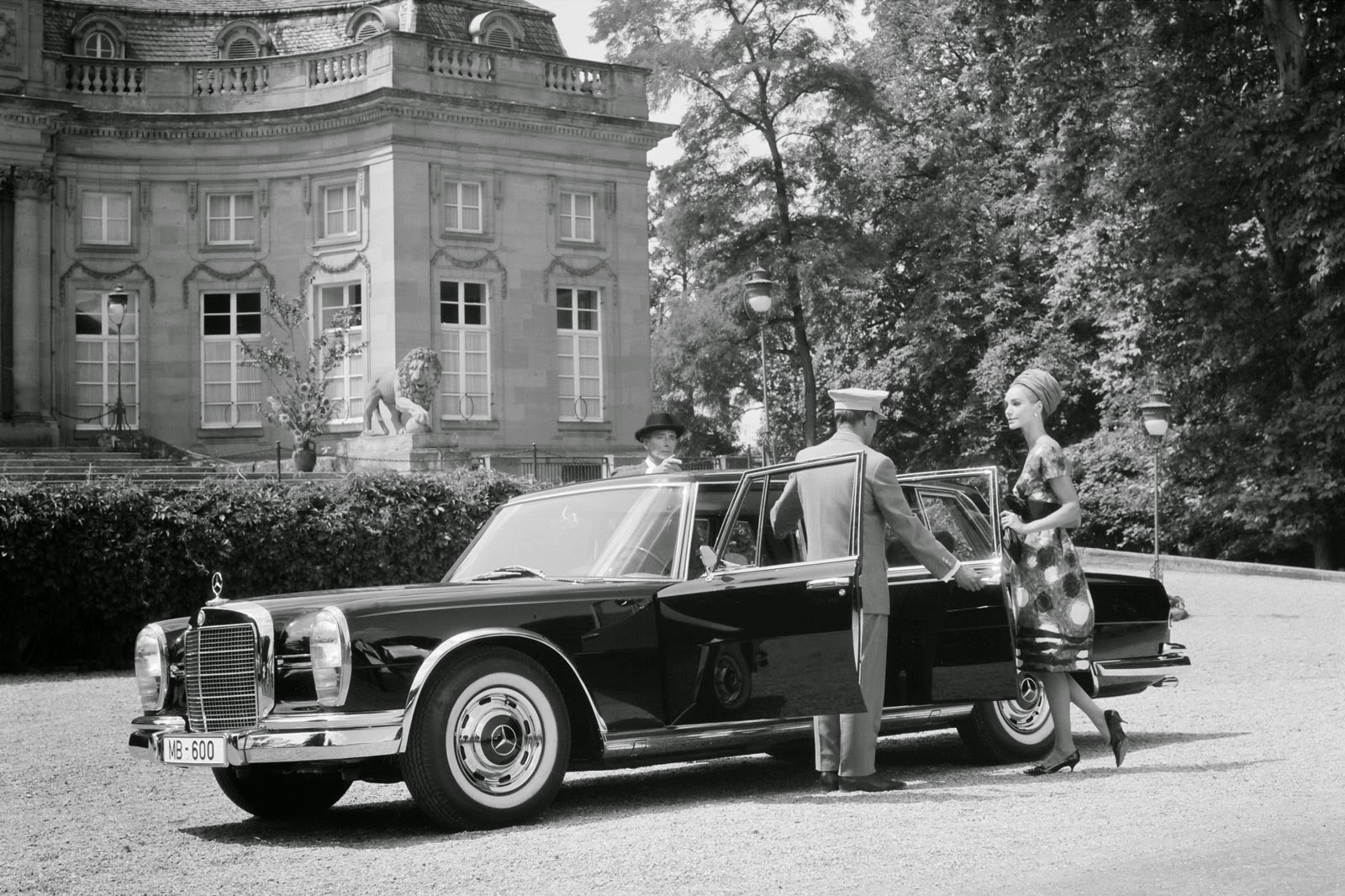 Clasp Garage Rockstar's garage Pete Townshend's Mercedes 600 Grosser
