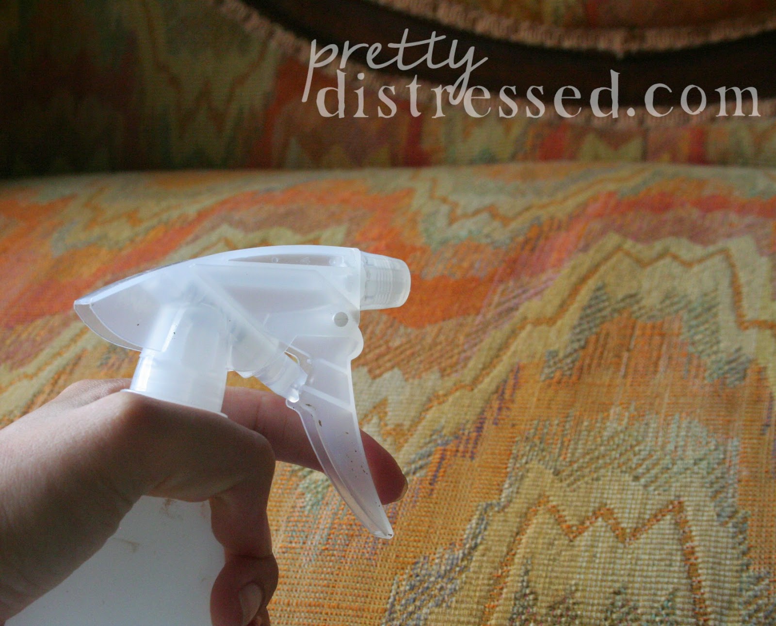 Pretty Distressed Painting Fabric with Chalk Paint® Decorative Paint