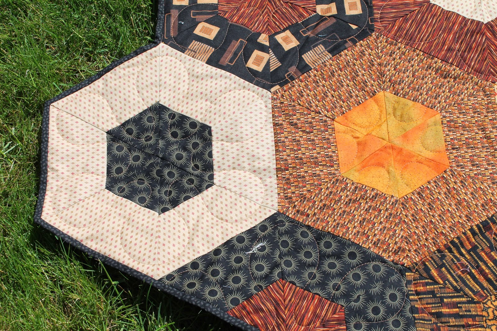 Quilting is more fun than Housework... Hexagon Quilt Finish Q2 FAL