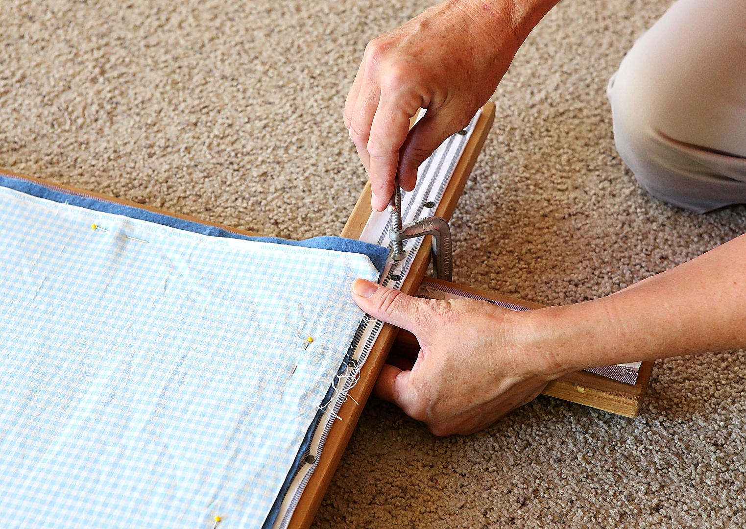 Sweet Petal Stitchery Attaching the Quilt to the Frame