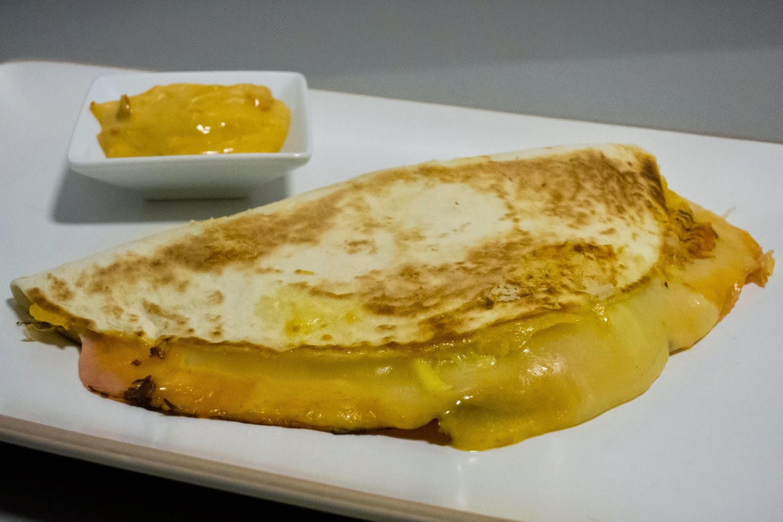 ¡Ay qué rico todo! Quesadilla de jamón york y queso