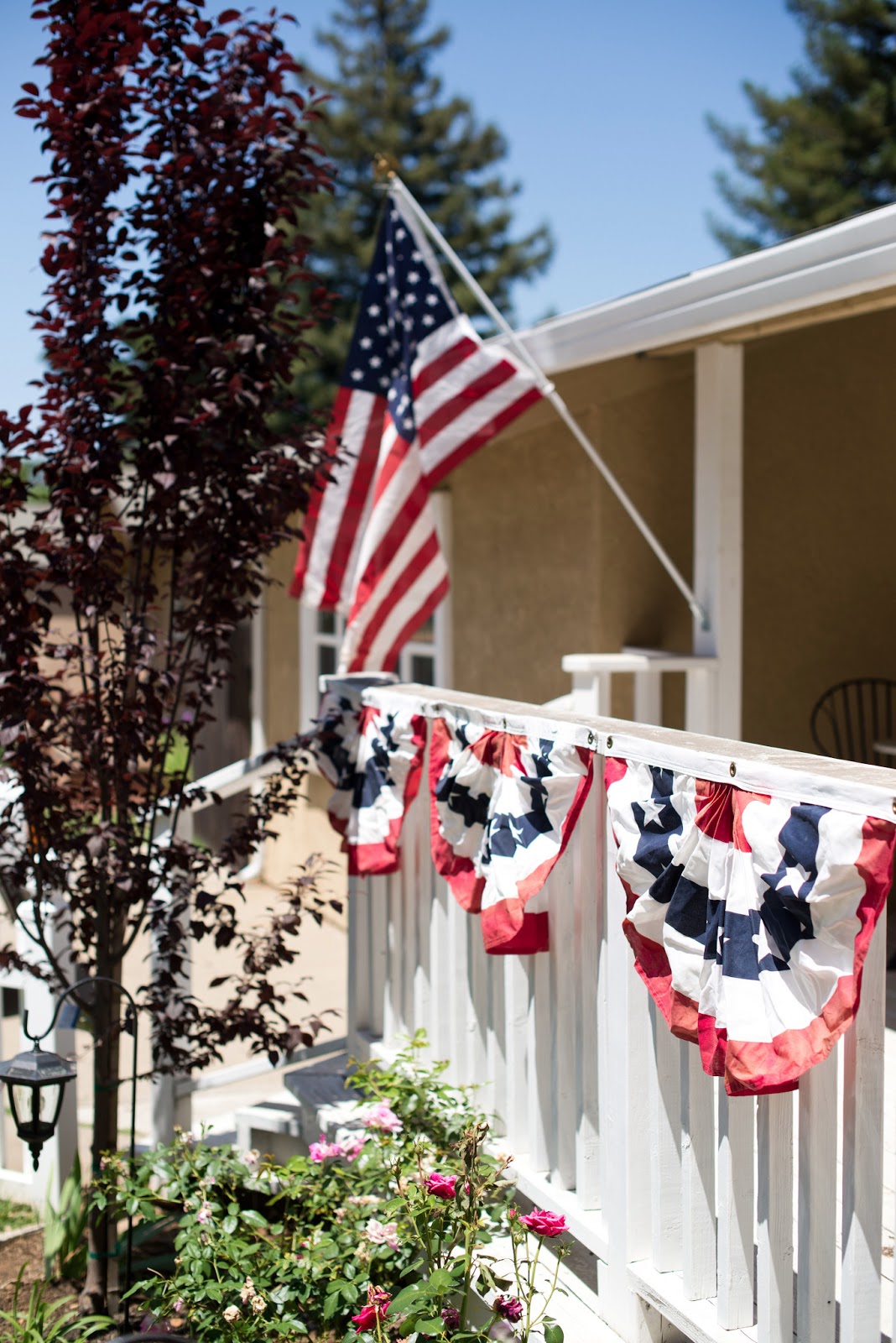 Domestic Fashionista: On the Porch: Stars + Stripes