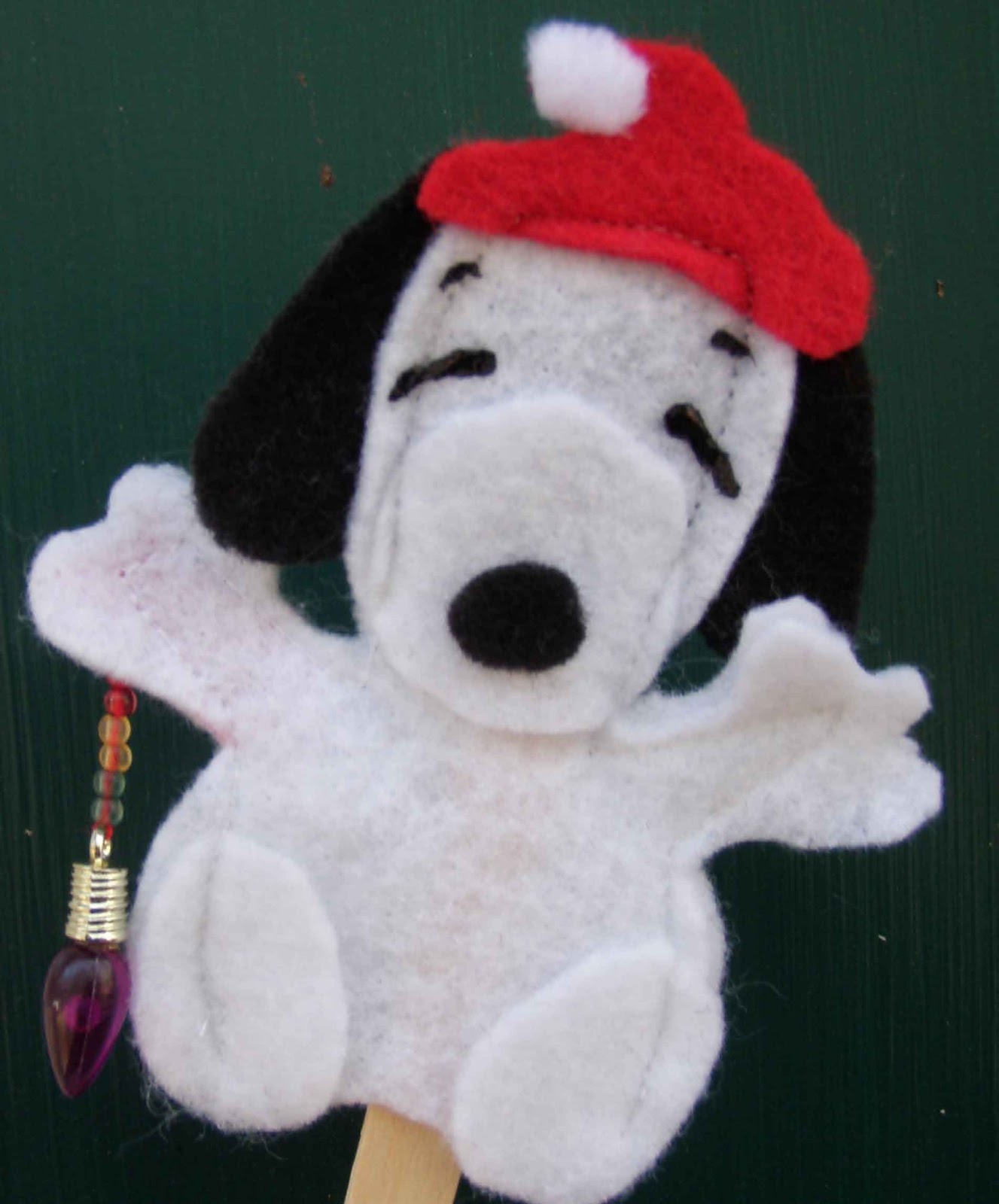 Crack of Dawn Crafts DIY Snoopy Christmas Felt Finger Puppet