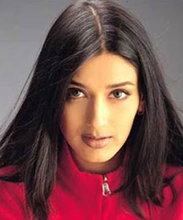 Sonali bendre popular Indian hot and sexy Actress photos