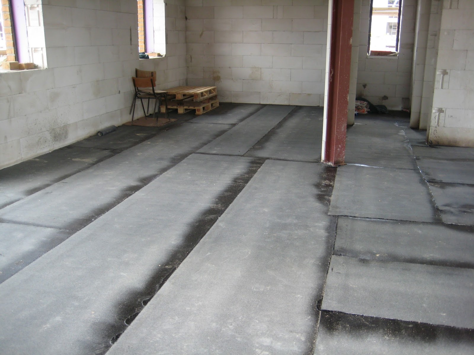 Unser Haus entsteht: Abdichtung der Bodenplatte