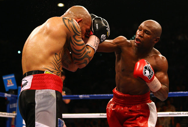 Cotto Loses The Decision To Mayweather