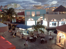 La Isla Mall at Dusk