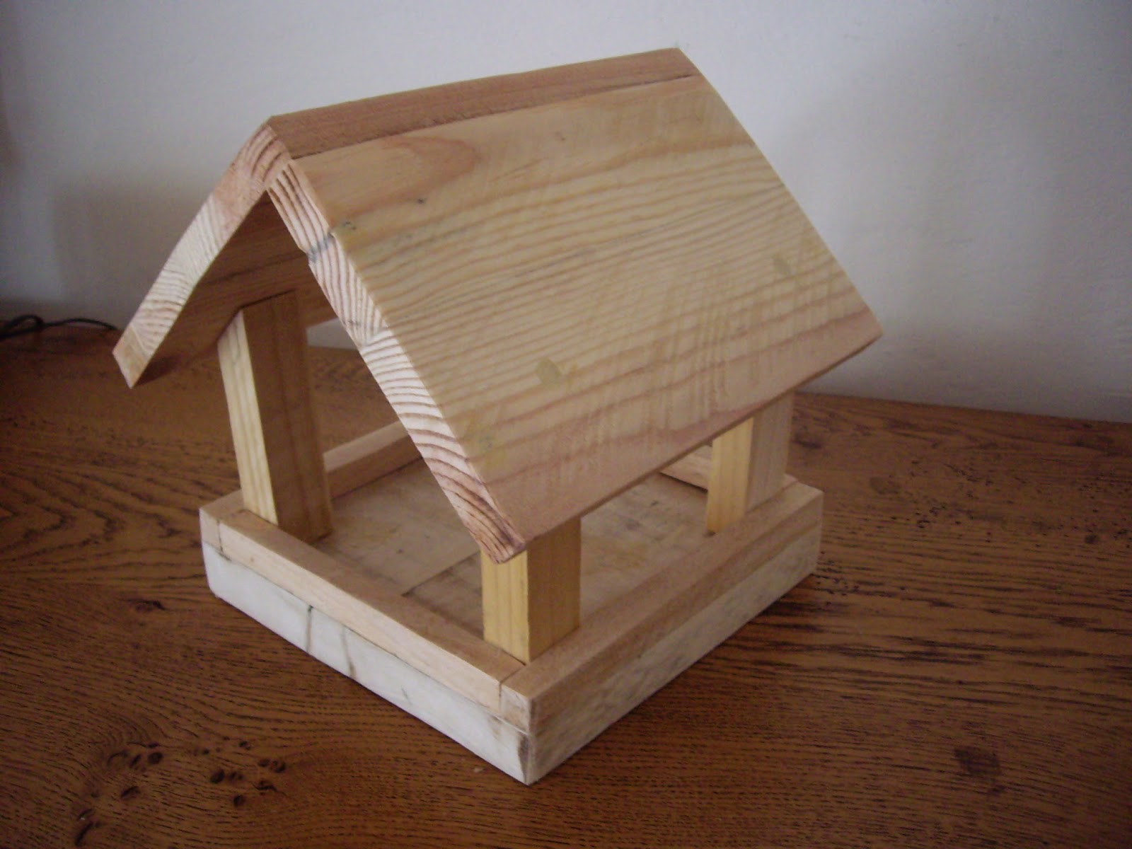 Objets déco, tutoriels et meubles en bois de palettes Petit