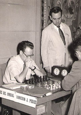 Partida de ajedrez Francisco José Pérez vs. Díez del Corral, aparece Lorenzo Ponce Sala