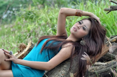 Foto Model Cantik 8 Foto Model Cantik 8