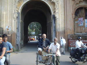 Touring Lucknow on a "Cycle-Rickshaw".(Tuesday 8-11-2011)
