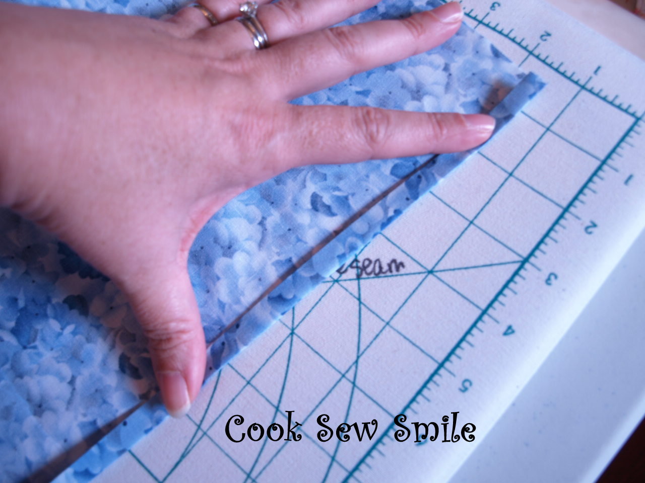 Cook Sew Smile Leslie's Lap Buddy Sew Along