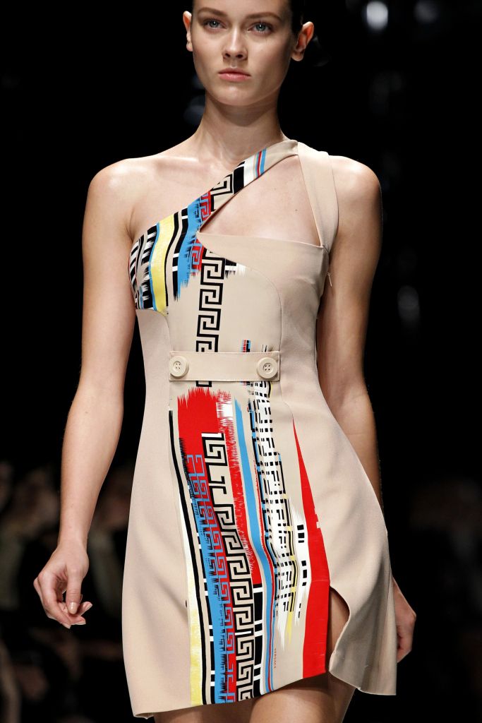 Bir kürk severin notları Desen Turu (2) Versace�nin Geometrik Desenleri