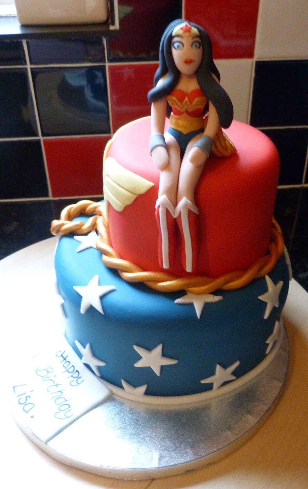 Cozzmic Cakes: Wonder Woman Cake