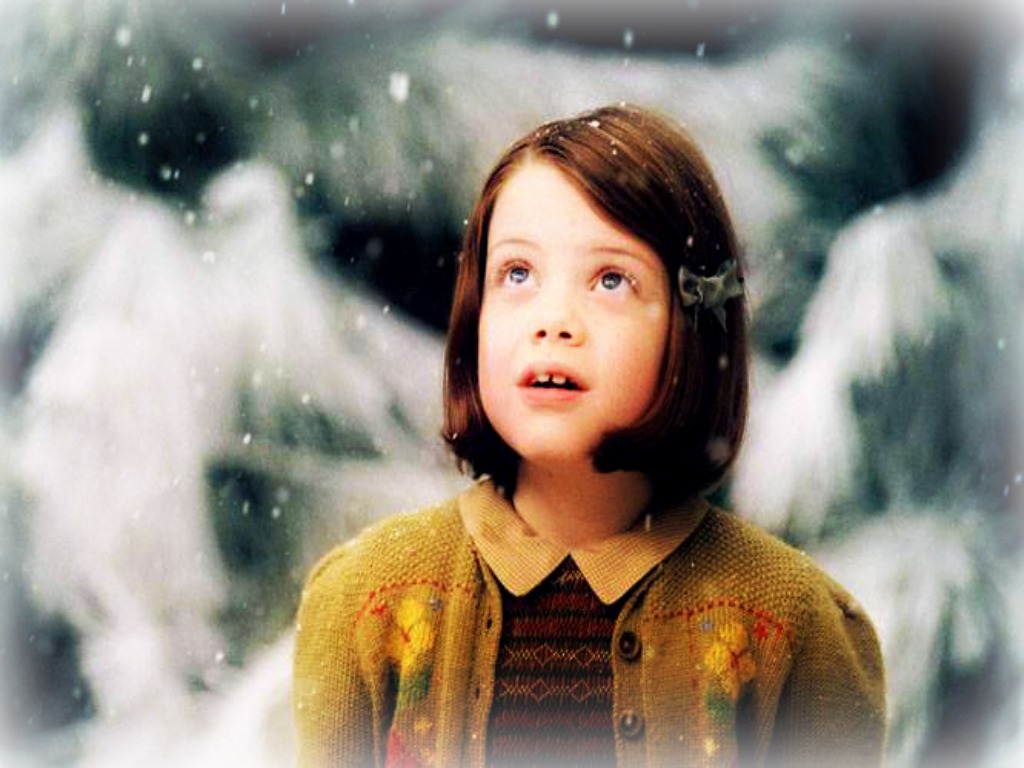 Lucy-lucy-pevensie-12844658-666-443.jpg