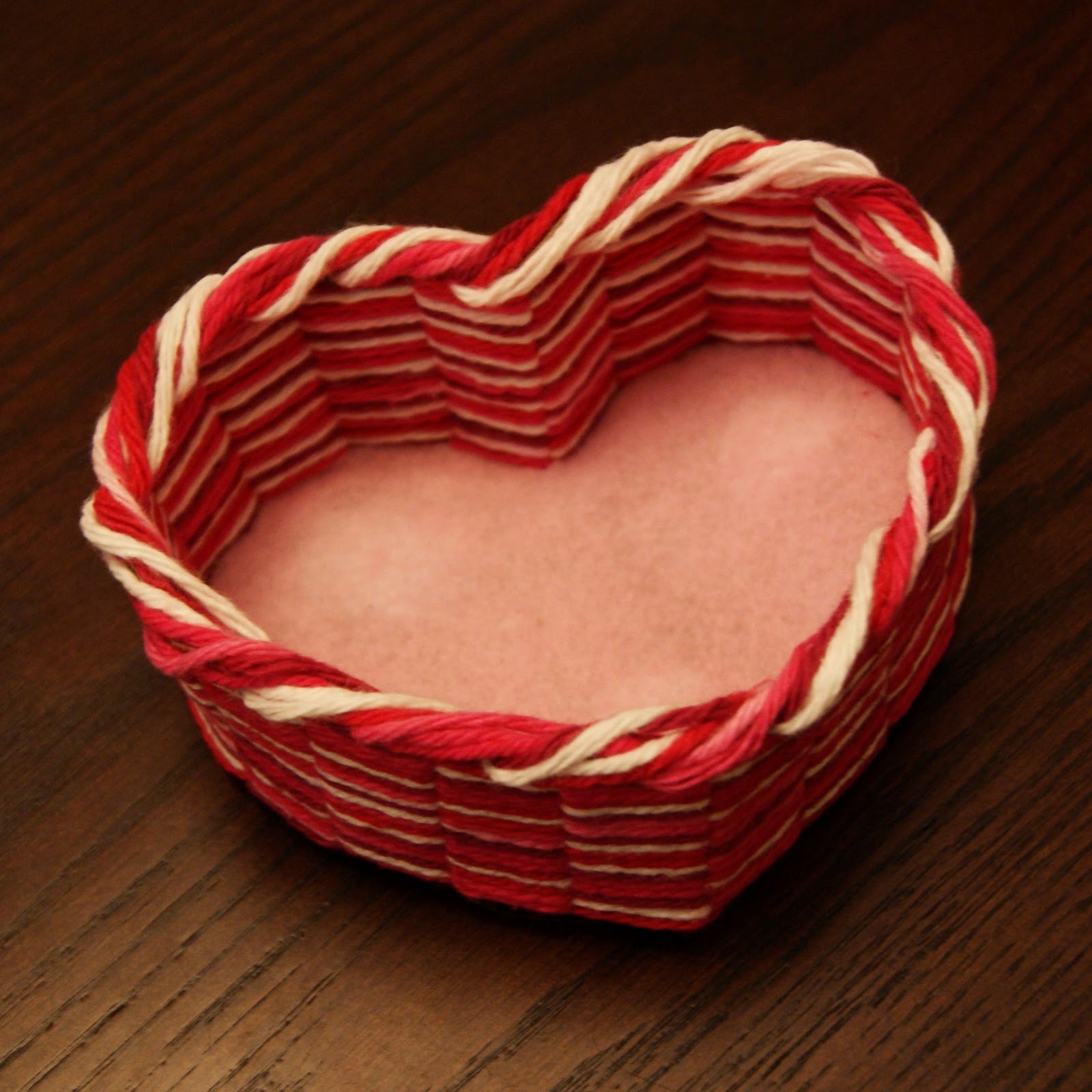 Hobby Gift Small Heart Shaped Basket Notions
