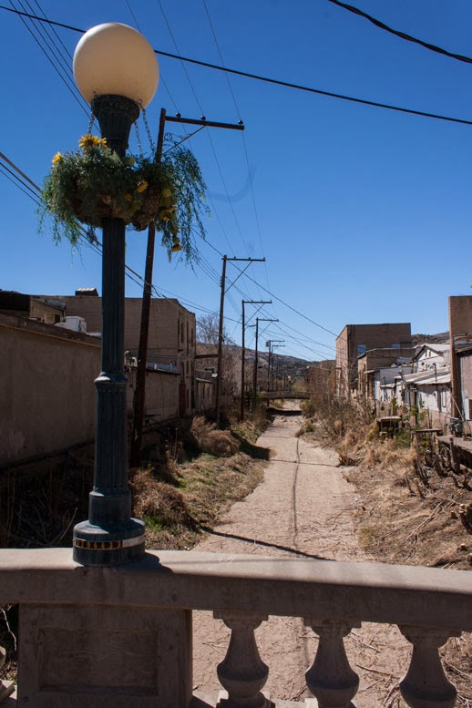 Ladee's Travels Miami, Arizona Antique Stores on Main Street