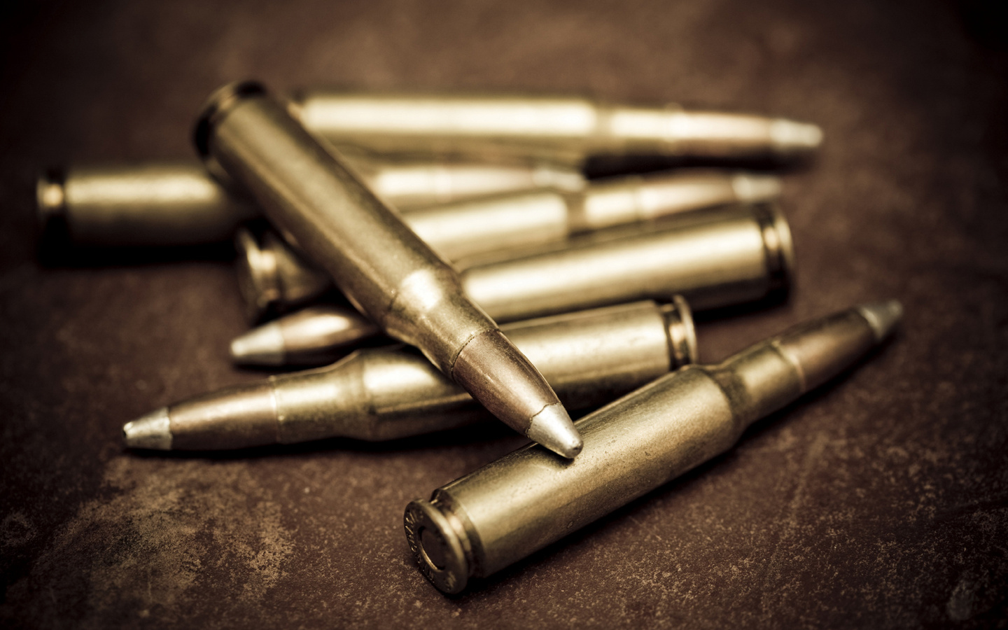 http://3.bp.blogspot.com/-_Ri-tNoLdJ4/Td3-7qAZJNI/AAAAAAAAG_8/UEosdCwBUbg/s1600/assault%2Brifle%2Bammunition%2Bhd%2Bweapons%2Bwallpaper.jpeg