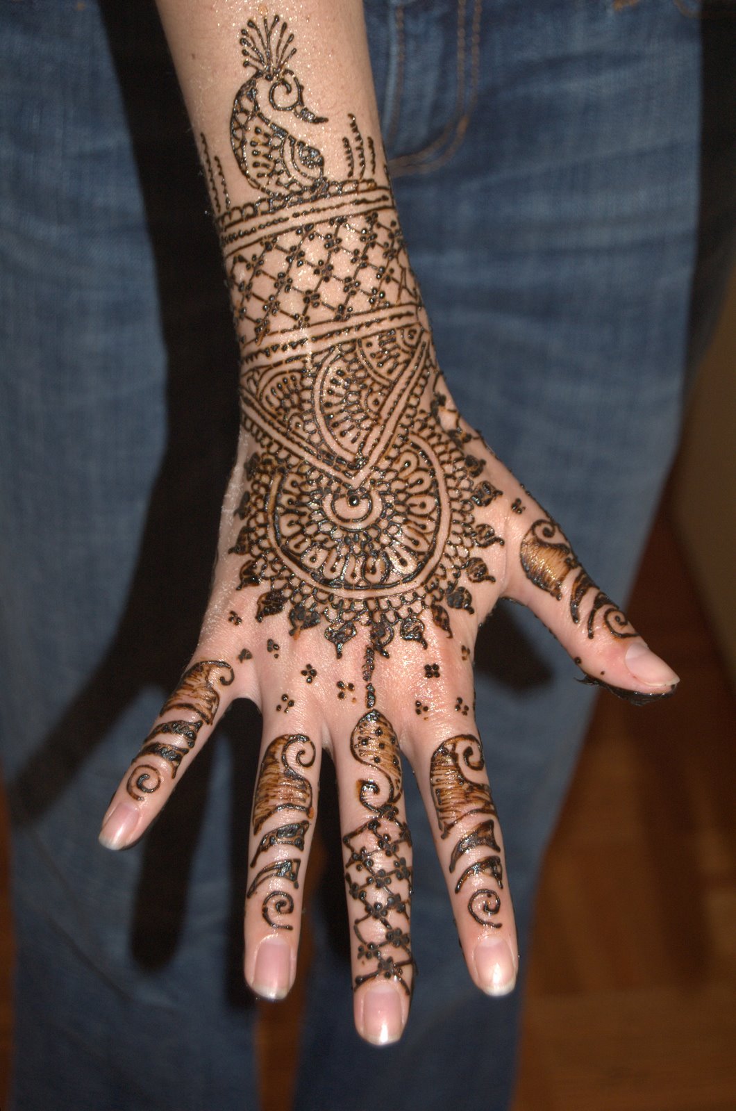 http://3.bp.blogspot.com/-_S19wv7sdGU/TnTvJzJKaVI/AAAAAAAABqw/E1OlhndnYqw/s1600/mehndi-designs%20(4).jpg