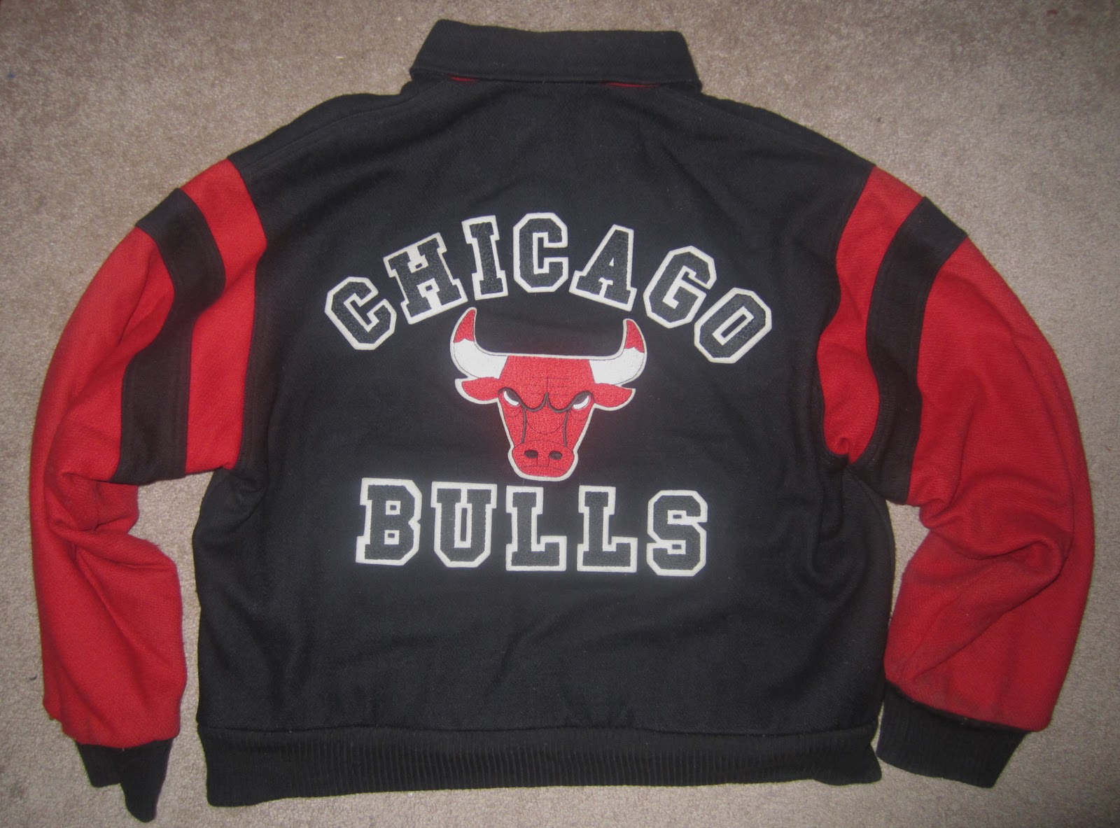 Vintage Sports Apparel Vintage Chalk Line Chicago Bulls Varsity