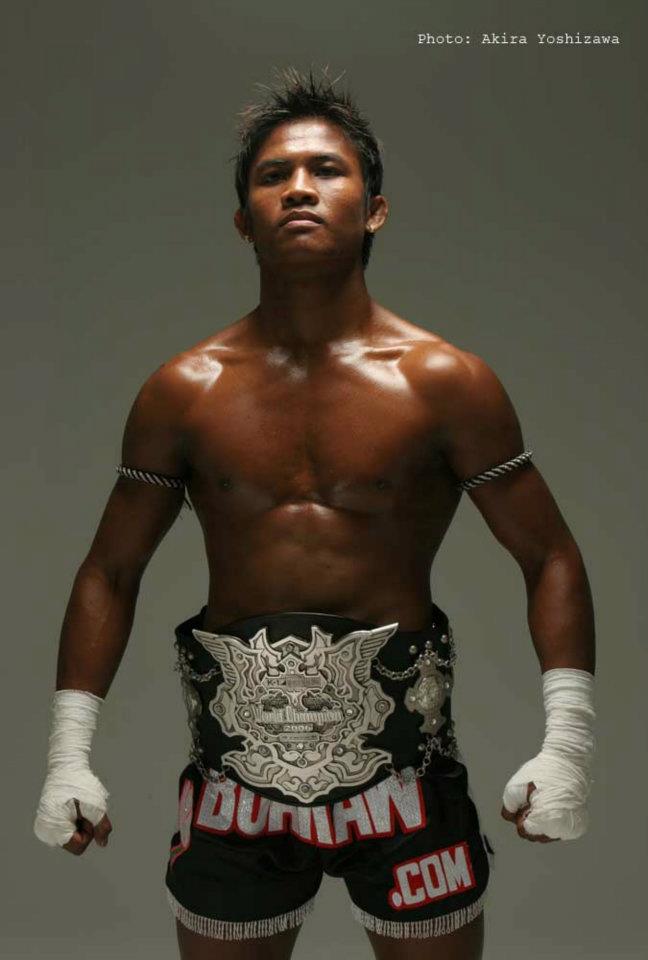 Muay Thai Boxing Buakaw Photo Gallery Kickboxing Training Thai