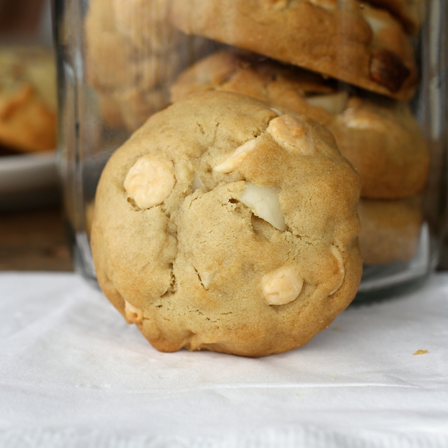 pepsakoy Coconut Oil Whit Choc & Macadamia Cookies
