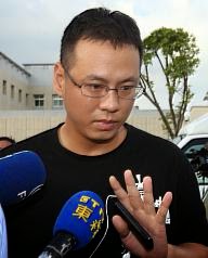 洪仲丘連上直屬長官、542旅旅部連上尉副連長劉延俊因涉嫌重大,軍高檢今(22)日下午已向法院聲請羈押。圖:中央社資料照片 洪仲丘連上直屬長官、542旅旅部連上尉副連長劉延俊因涉嫌重大,軍高檢今(22)日下午已向法院聲請羈押。圖:中央社資料照片